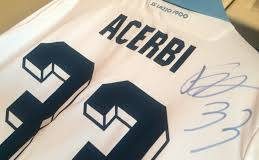 Asta benefica Campania Biancoceleste: in palio la maglia autografata di Acerbi