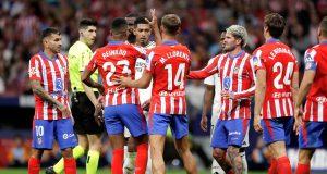 Alta tensione al derby di Madrid: sospeso per lancio di oggetti, alla fine è pareggio tra Atletico e Real