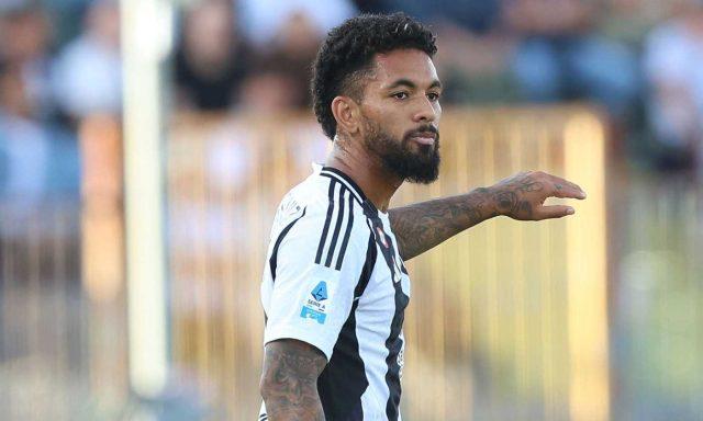 Douglas Luiz, Juventus