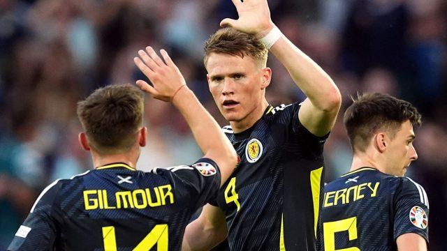 Gilmour e McTominay