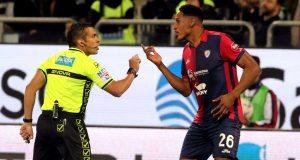 Il fine giustifica i mezzi: Yerry Mina, il “cattivo” che sta trascinando il Cagliari