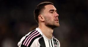 Vlahovic verso il Barcellona, Chivu e Allegri recuperano pezzi pregiati Dusan Vlahovic